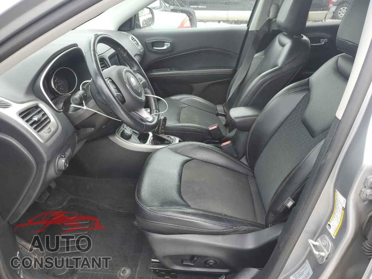 JEEP COMPASS 2018 - 3C4NJDBB3JT112420
