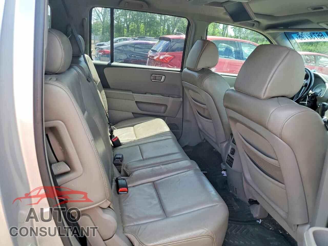 HONDA PILOT 2009 - 5FNYF48659B025671