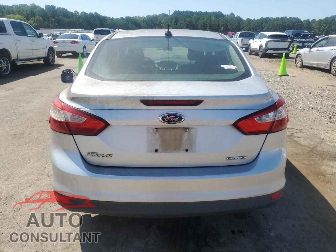 FORD FOCUS 2014 - 1FADP3E20EL272441