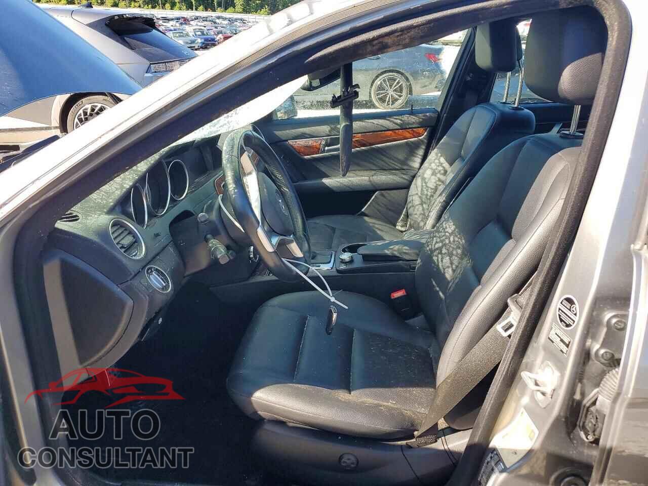 MERCEDES-BENZ C-CLASS 2012 - WDDGF8BB2CF863609