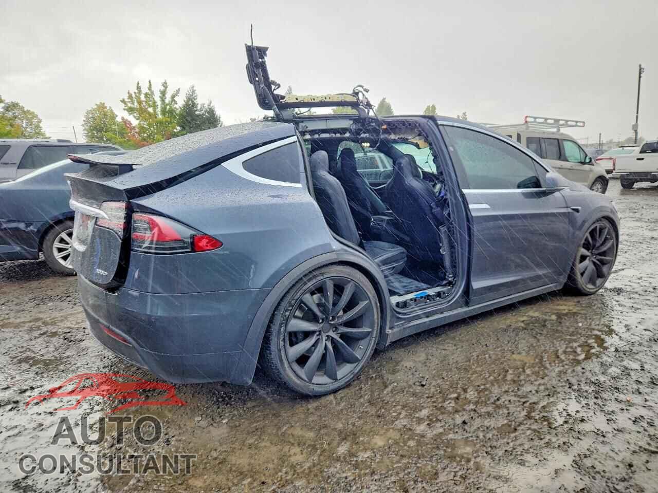 TESLA MODEL X 2017 - 5YJXCDE22HF044800