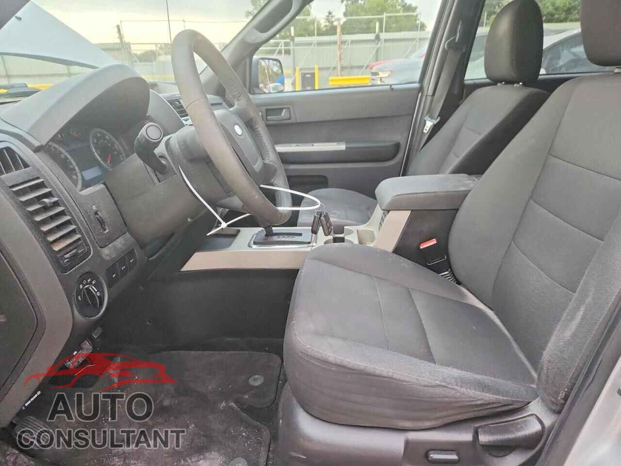 FORD ESCAPE 2011 - 1FMCU0DG2BKA75357