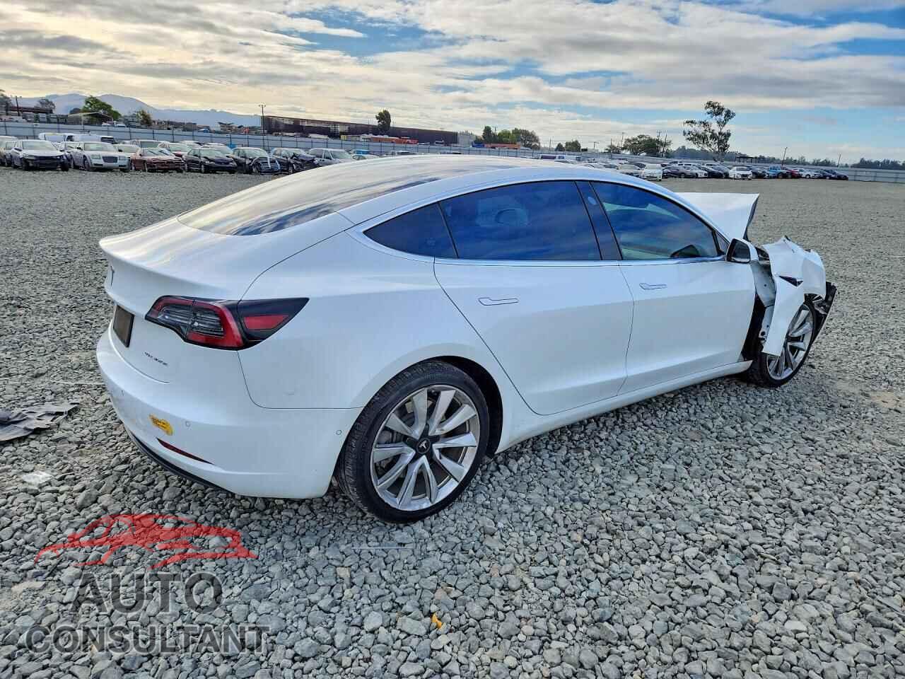 TESLA MODEL 3 2019 - 5YJ3E1EB2KF494820