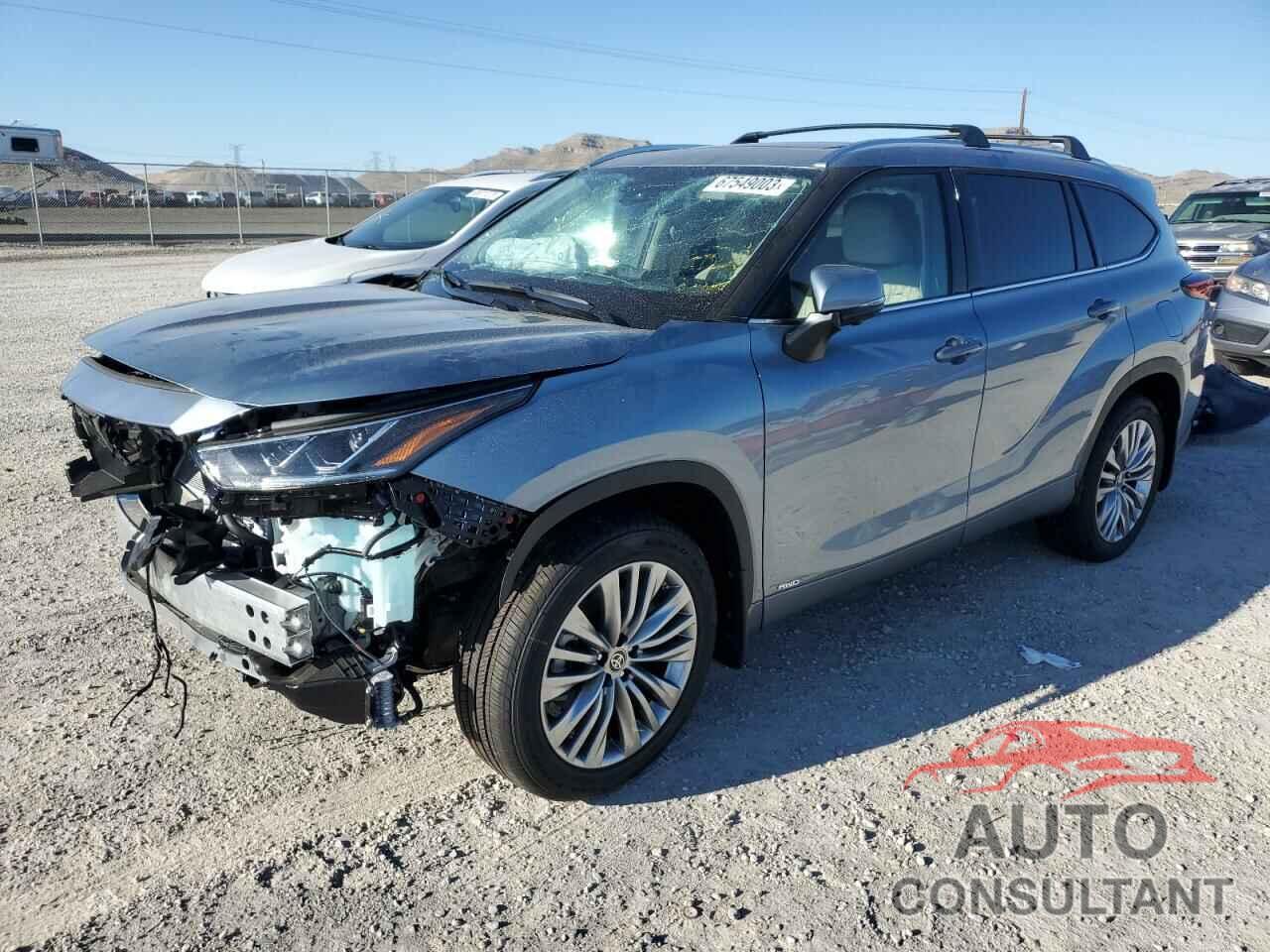 TOYOTA HIGHLANDER 2023 - 5TDEBRCH8PS132856