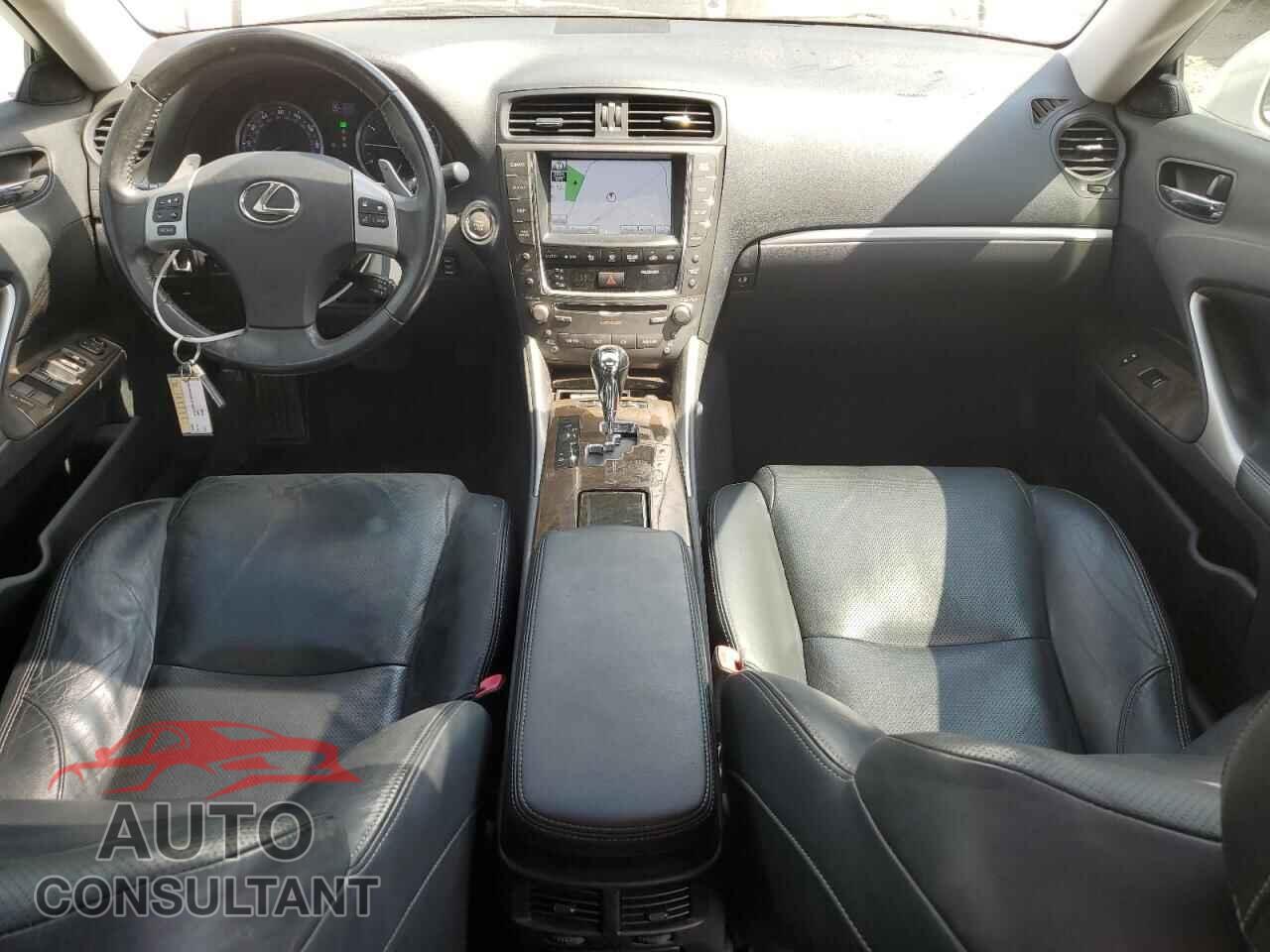 LEXUS IS 2011 - JTHCF5C25B5050936