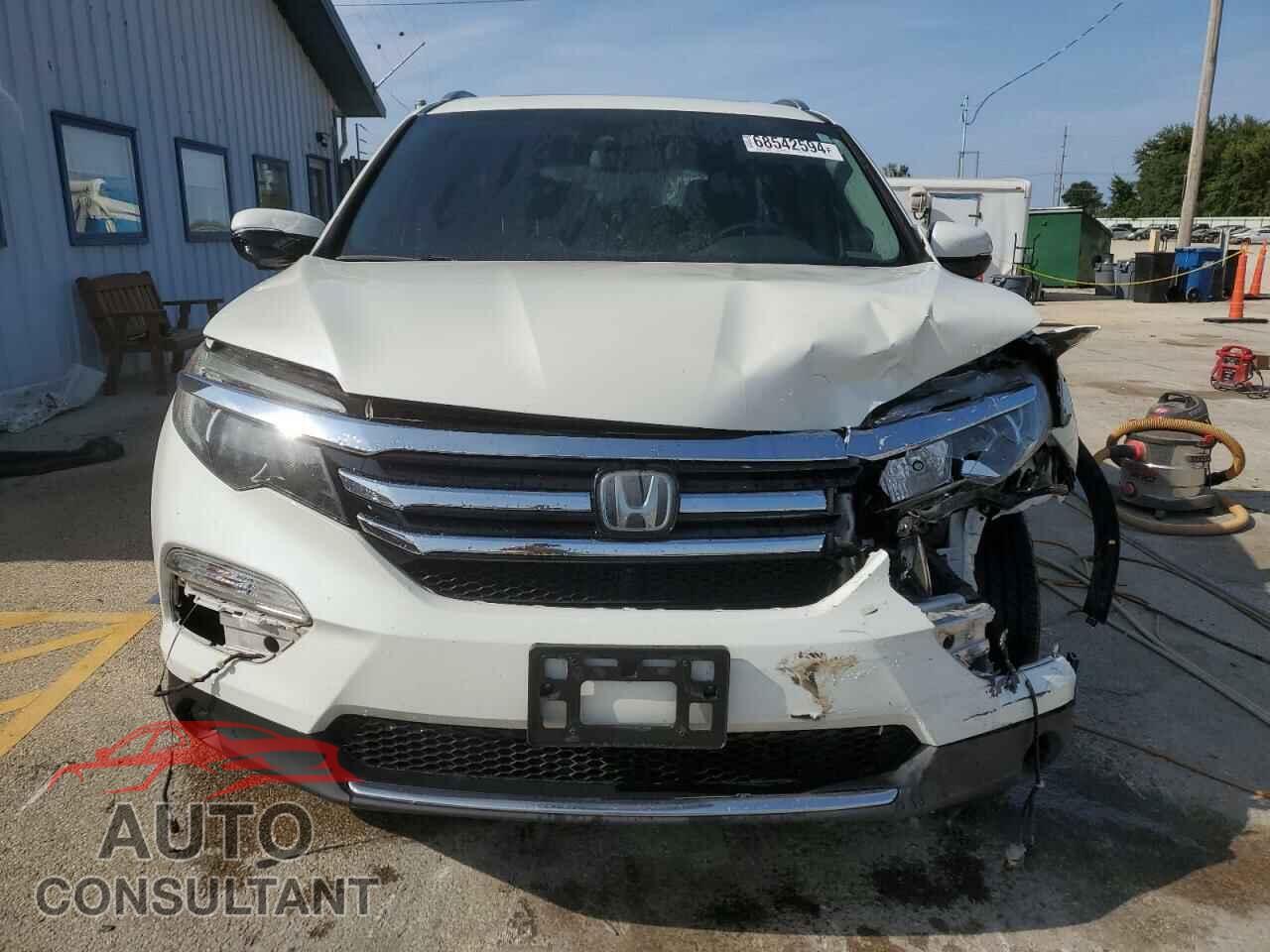HONDA PILOT 2017 - 5FNYF6H91HB060678