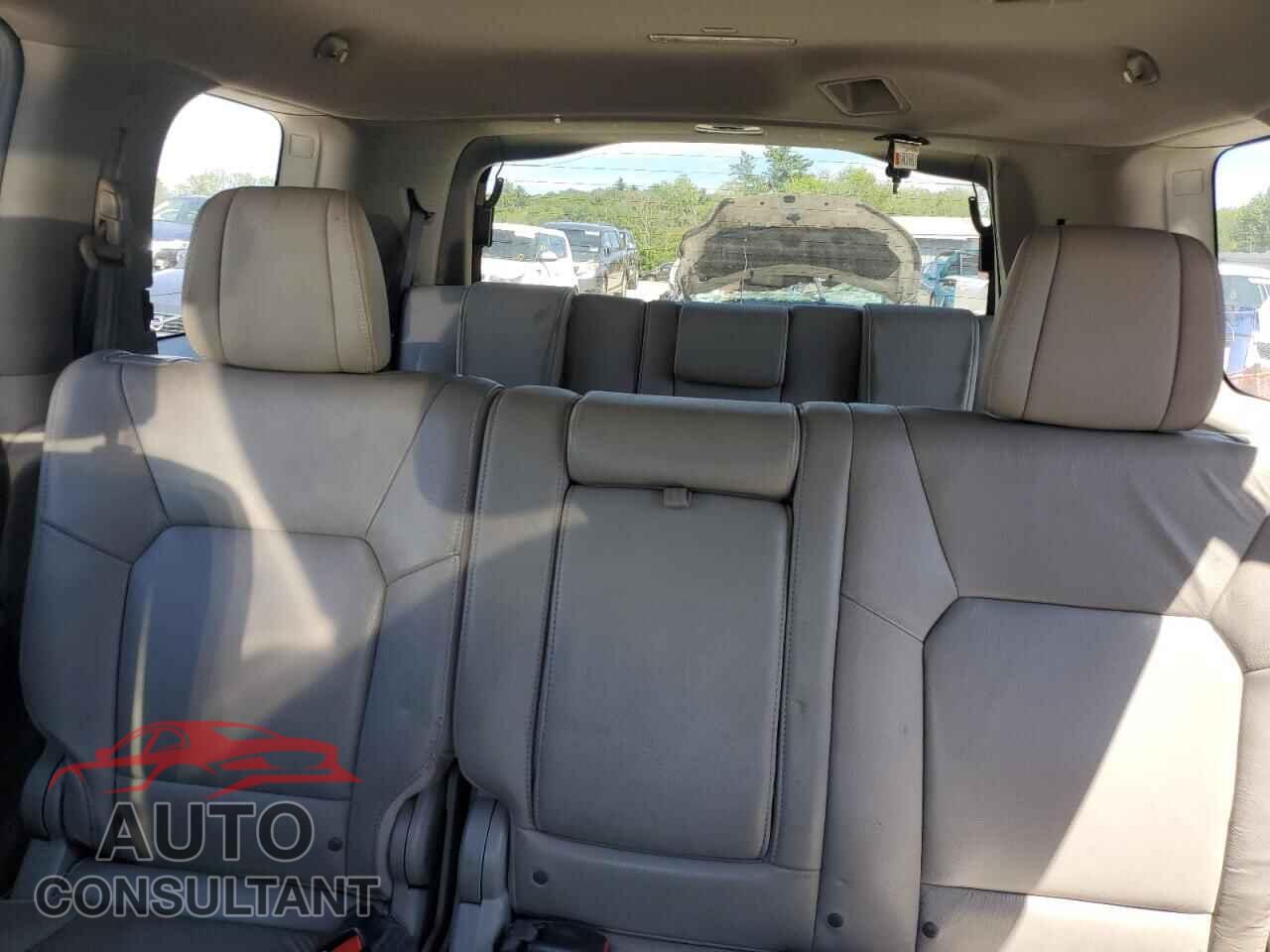 HONDA PILOT 2012 - 5FNYF4H64CB007329
