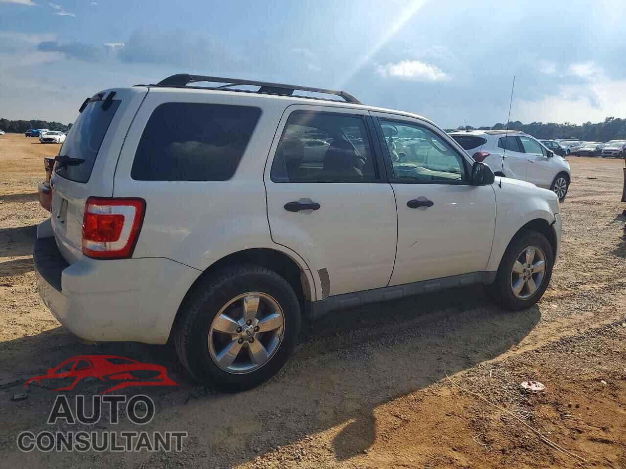 FORD ESCAPE 2011 - 1FMCU0D76BKA04016