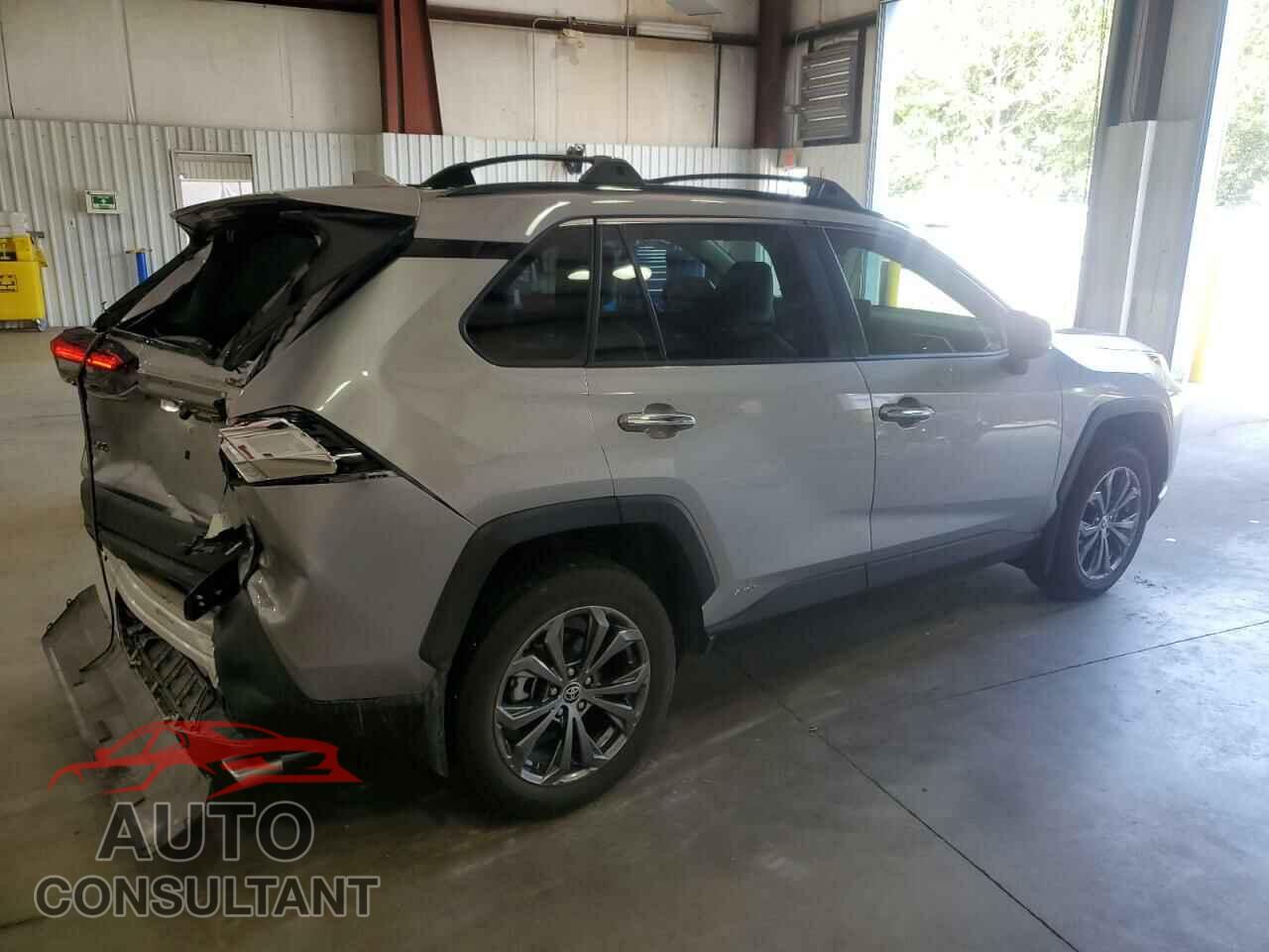 TOYOTA RAV4 2024 - JTMD6RFV3RD134529