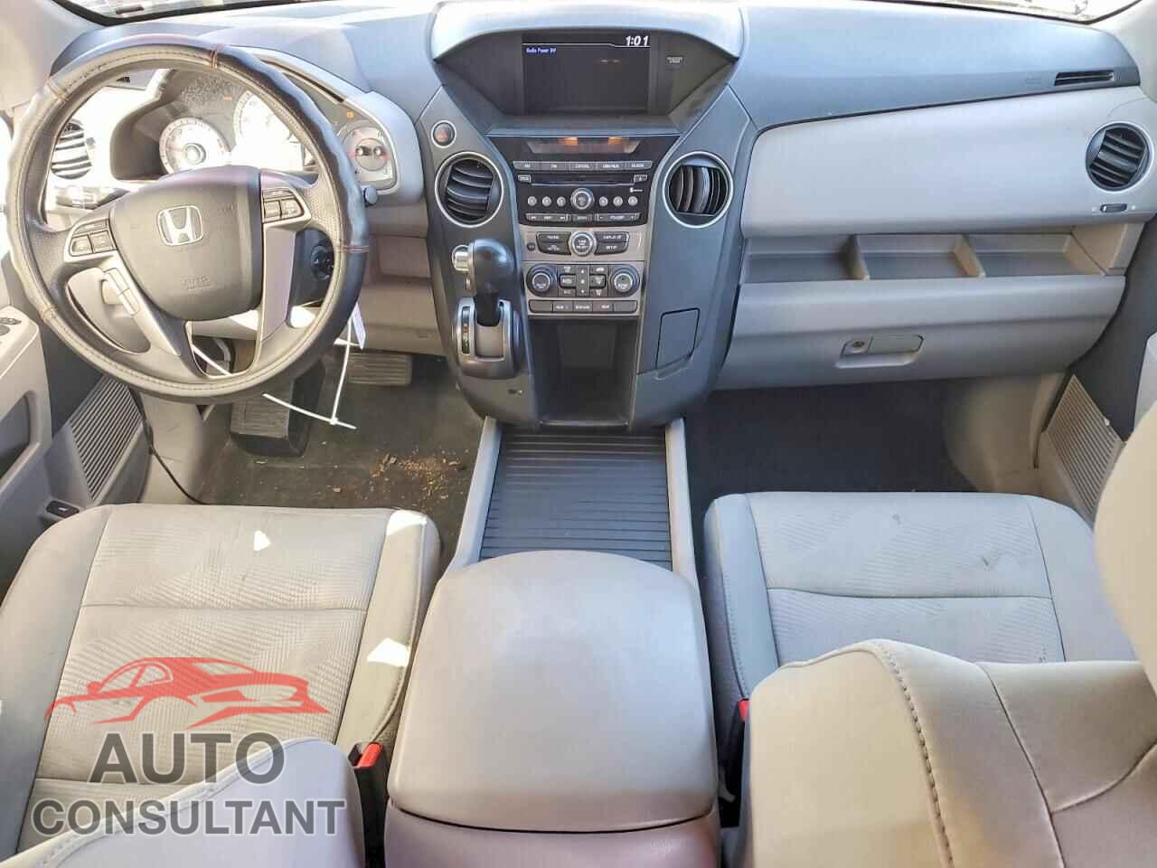 HONDA PILOT 2013 - 5FNYF4H26DB033588