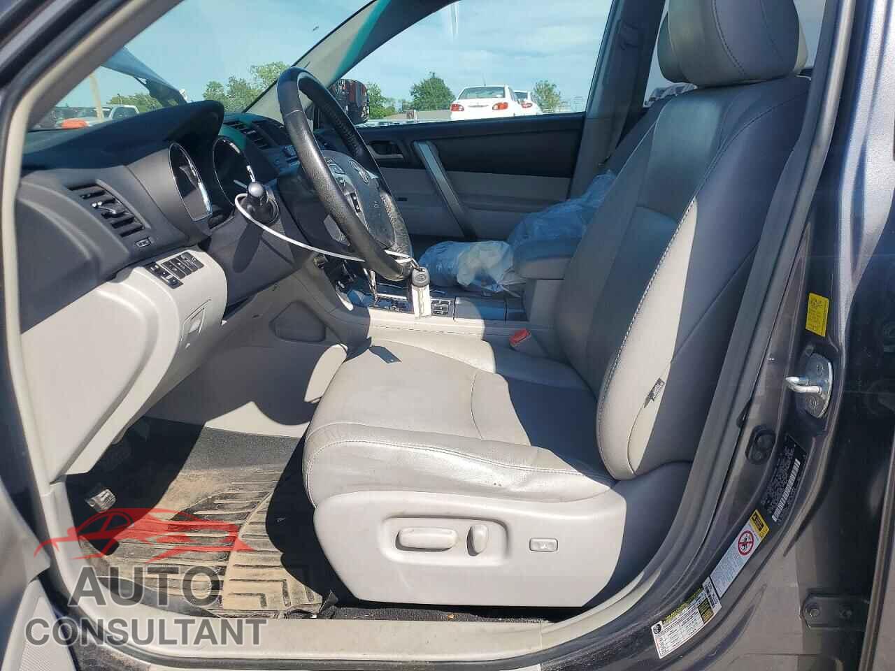 TOYOTA HIGHLANDER 2011 - 5TDBK3EH2BS067430