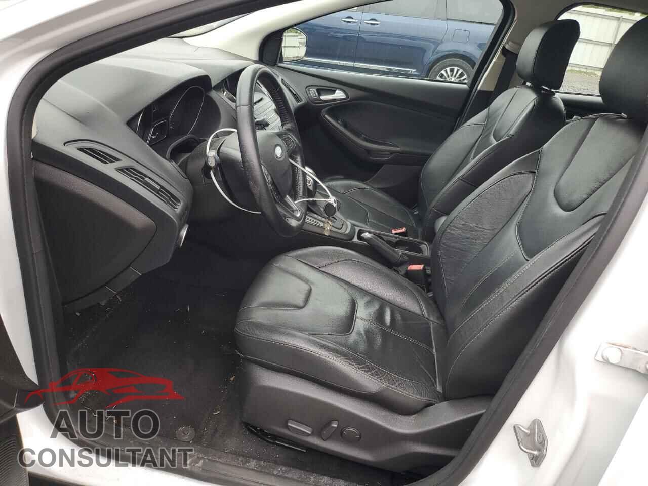 FORD FOCUS 2015 - 1FADP3F21FL332999