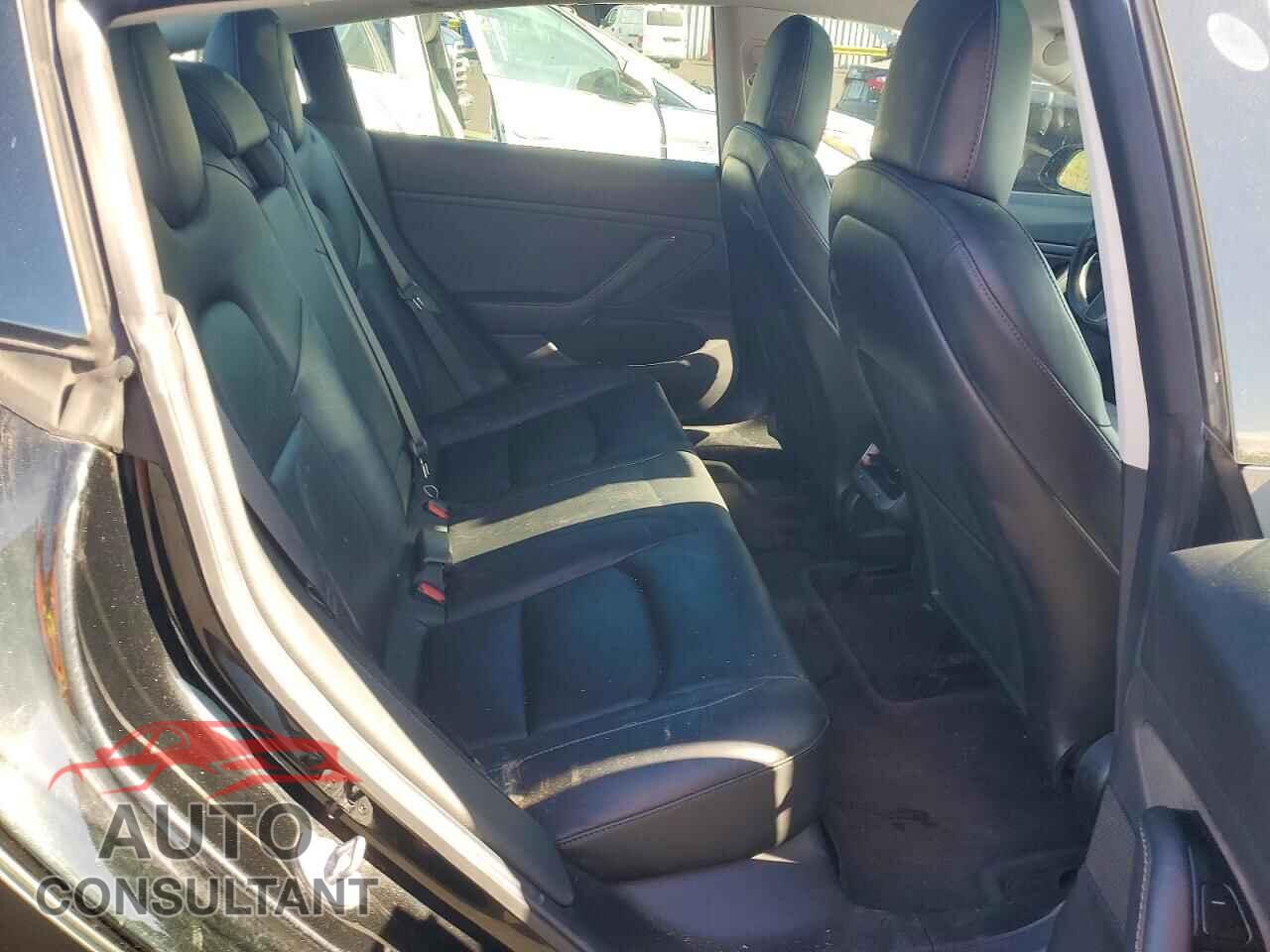 TESLA MODEL 3 2019 - 5YJ3E1EB8KF385035