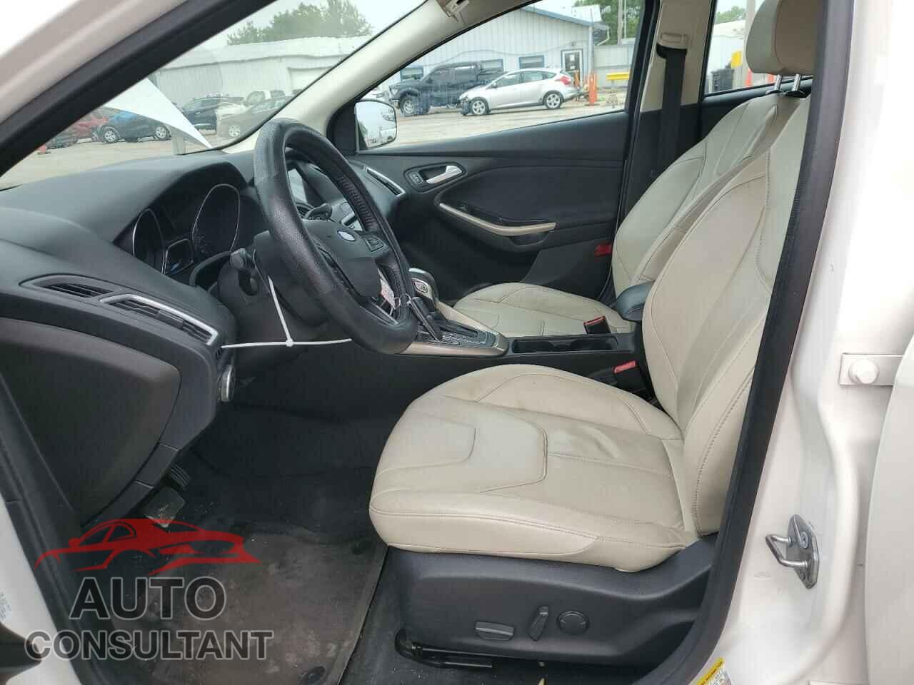 FORD FOCUS 2016 - 1FADP3N23GL345904
