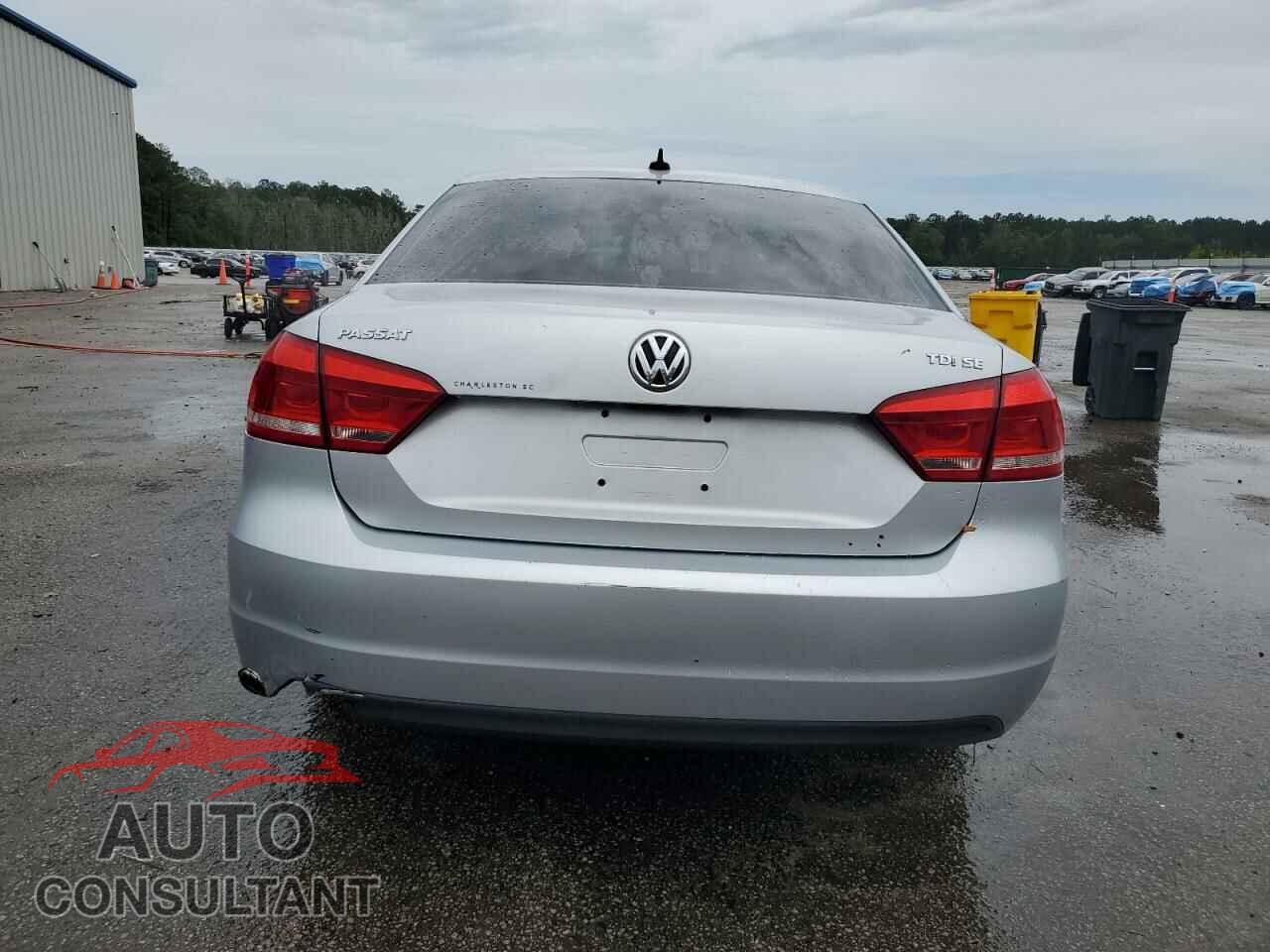 VOLKSWAGEN PASSAT 2012 - 1VWBN7A39CC024082