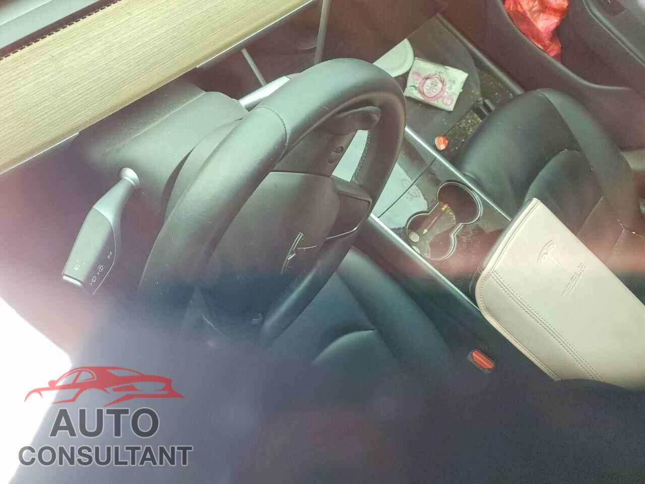 TESLA MODEL 3 2018 - 5YJ3E1EA2JF009548