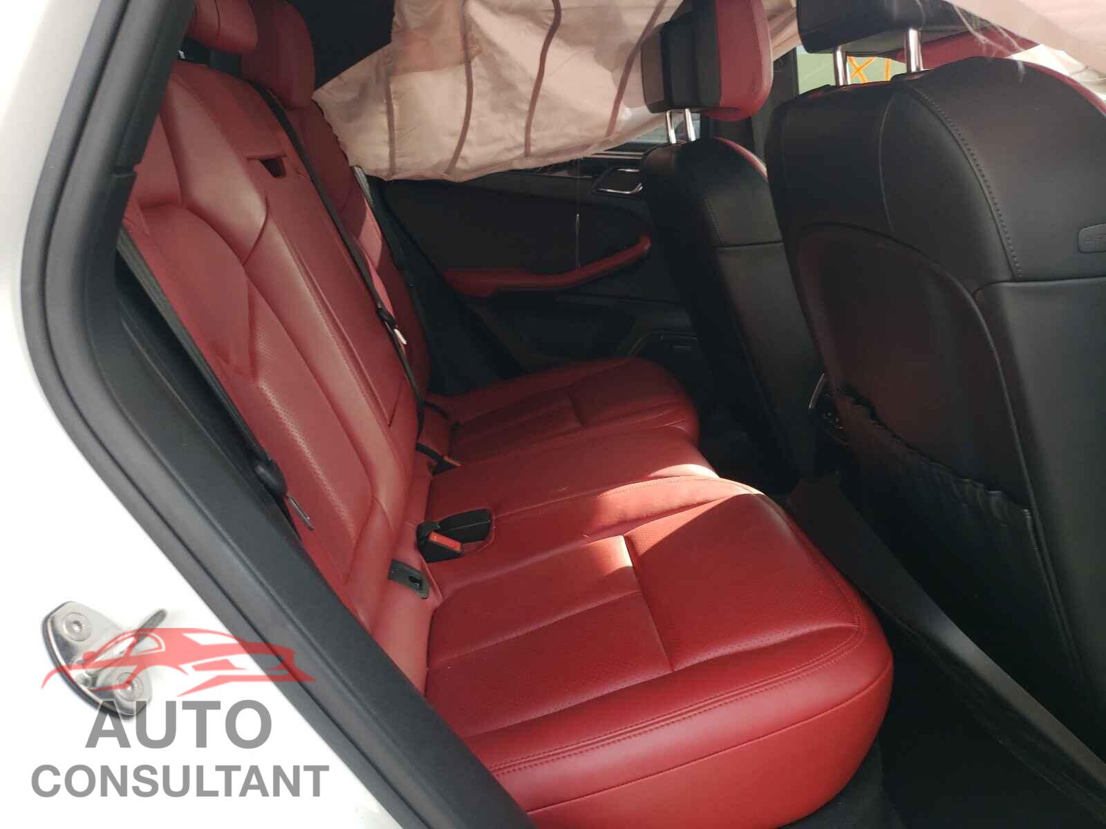 PORSCHE MACAN 2018 - WP1AA2A57JLB03065
