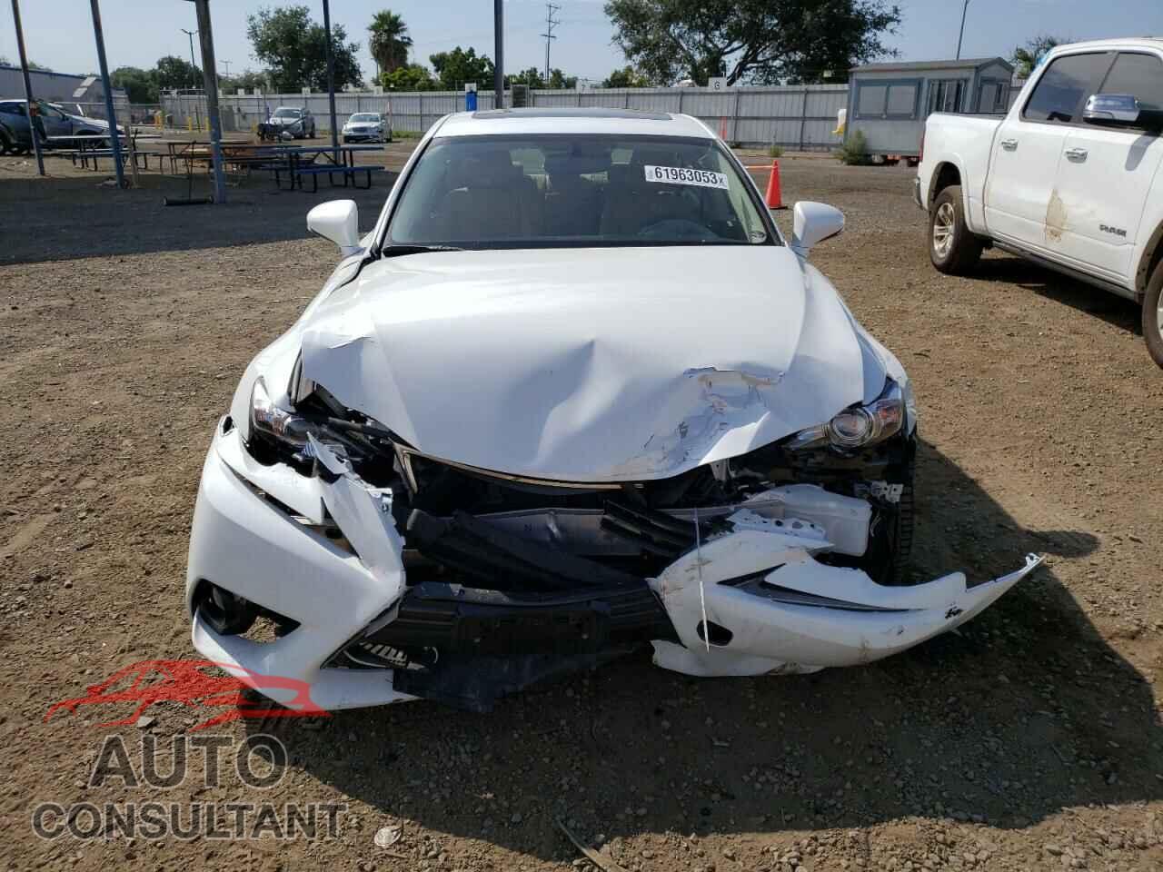 LEXUS IS 2014 - JTHBF1D27E5034020