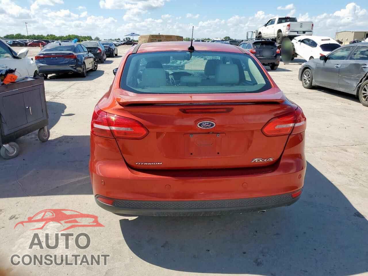 FORD FOCUS 2018 - 1FADP3J29JL294597