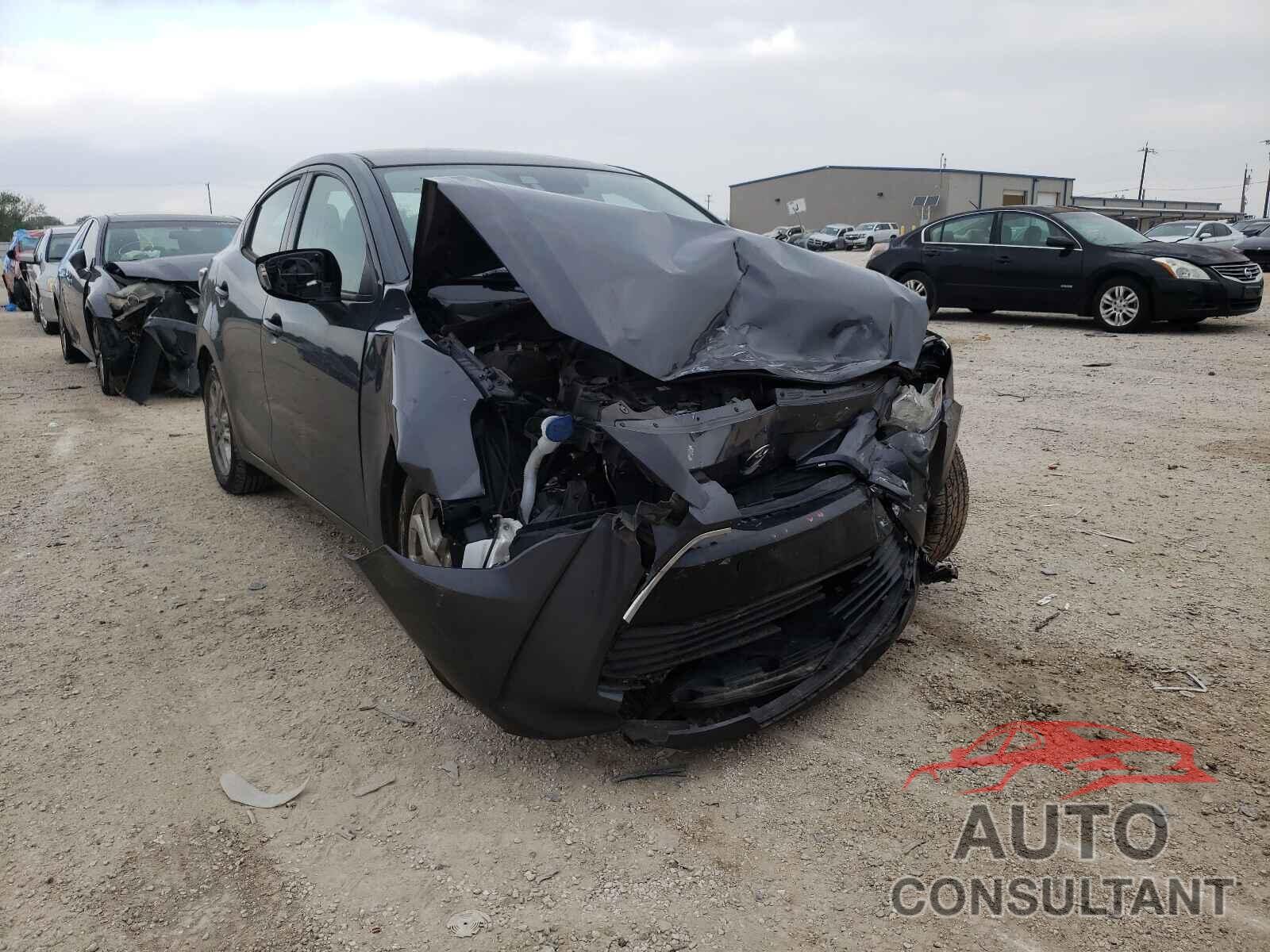 TOYOTA YARIS 2017 - 3MYDLBYV4HY170921