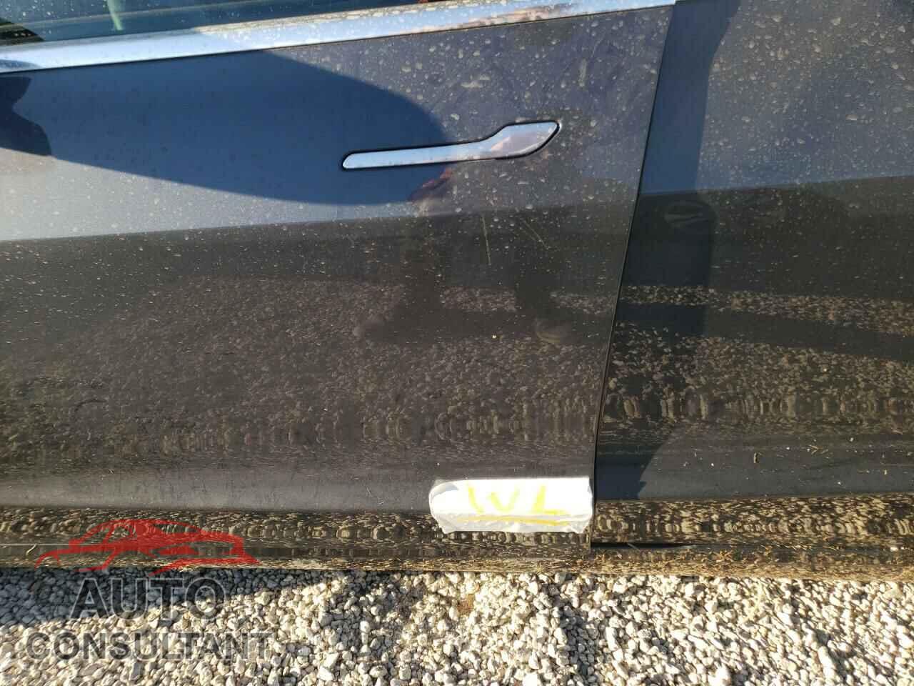 TESLA MODEL 3 2020 - 5YJ3E1EBXLF663919