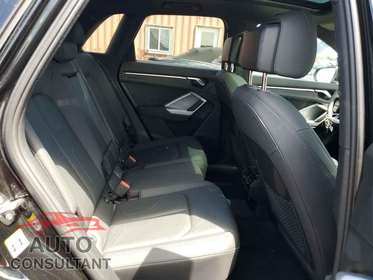 AUDI Q3 2021 - WA1EECF3XM1022107