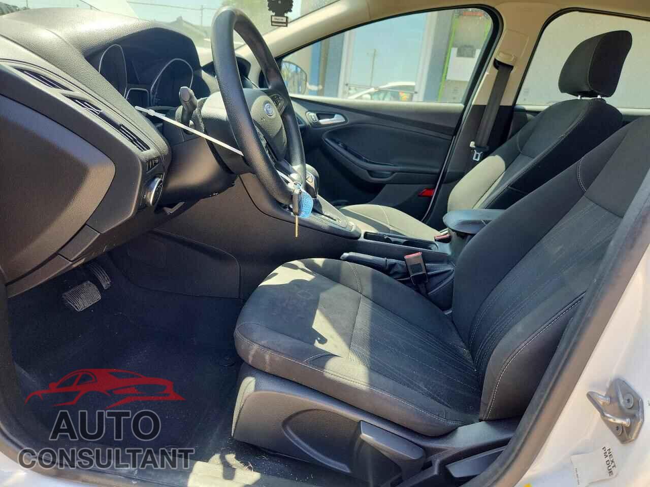 FORD FOCUS 2017 - 1FADP3F27HL217343