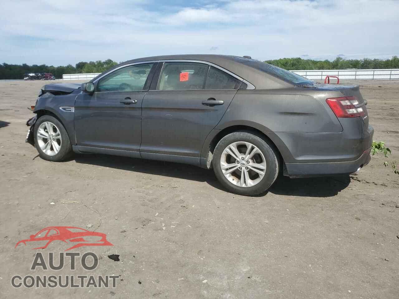 FORD TAURUS 2018 - 1FAHP2D80JG129722