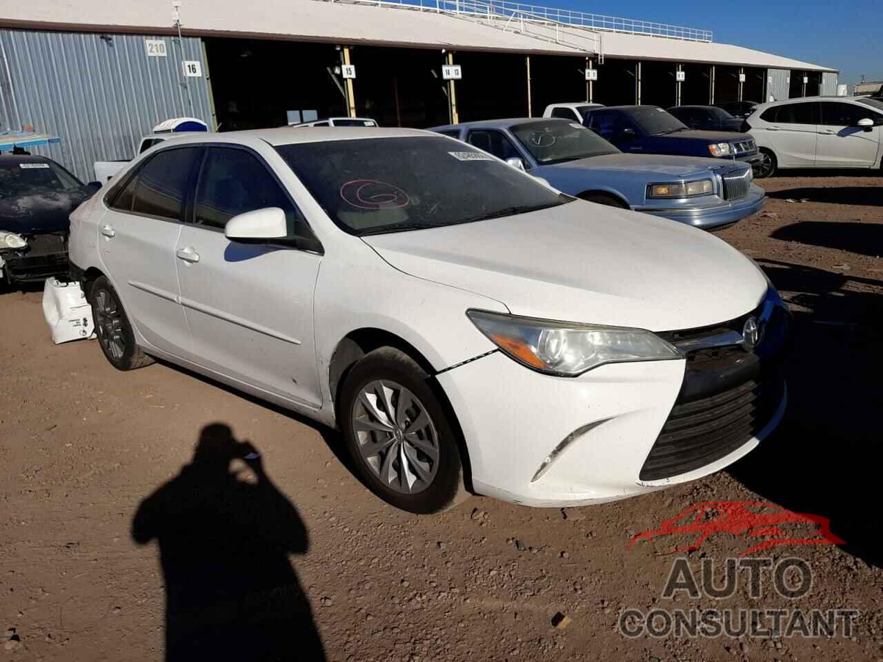 TOYOTA CAMRY 2016 - 4T4BF1FK1GR542119