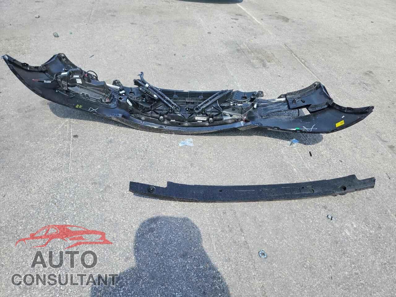 TESLA MODEL Y 2024 - 7SAYGAEE3RF186143