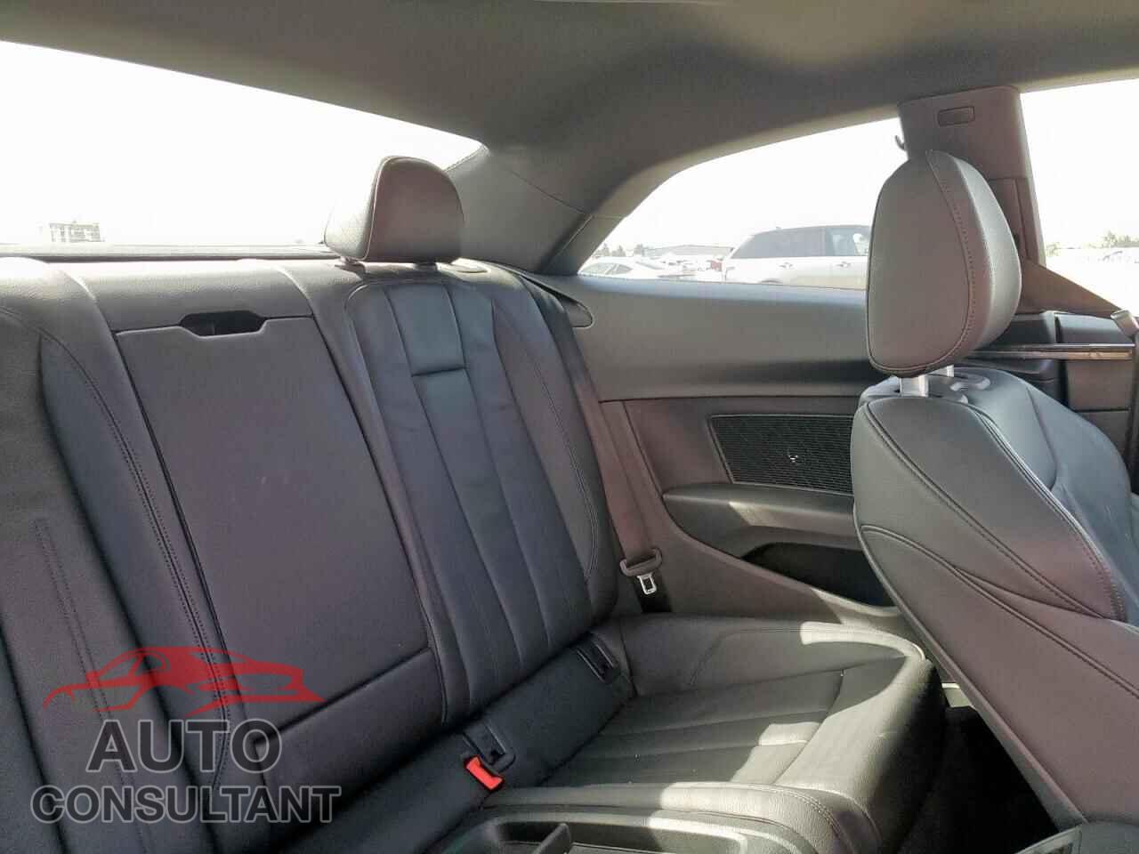 AUDI A5 2018 - WAUTNAF56JA020091