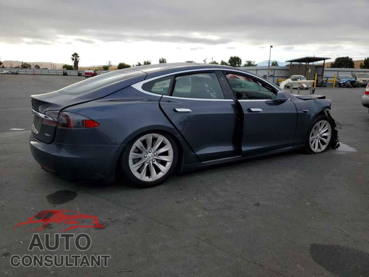 TESLA MODEL S 2017 - 5YJSA1E20HF205577