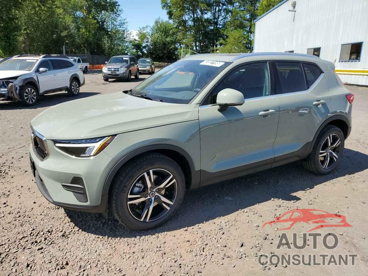 VOLVO XC40 CORE 2025 - YV4L12UJ2S2599951