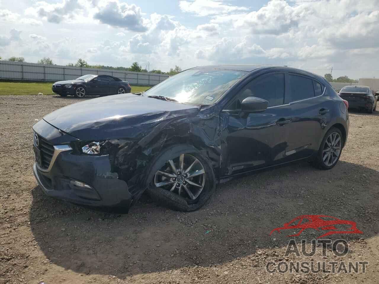 MAZDA 3 2018 - 3MZBN1L39JM236776