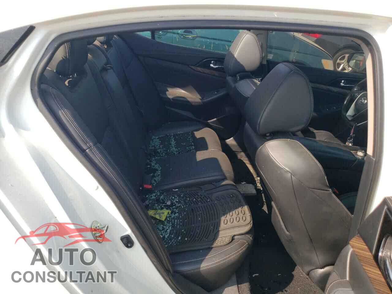 NISSAN MAXIMA 2017 - 1N4AA6AP1HC420527