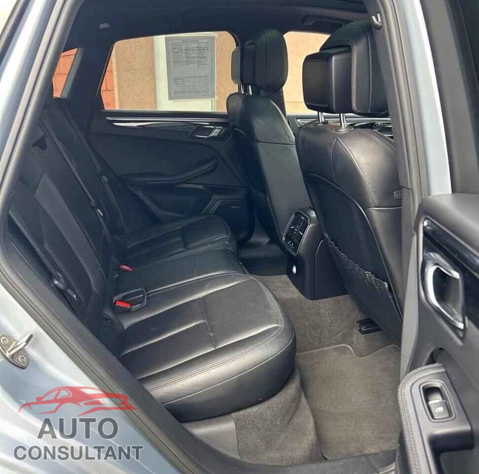 PORSCHE MACAN 2017 - WP1AB2A56HLB10242
