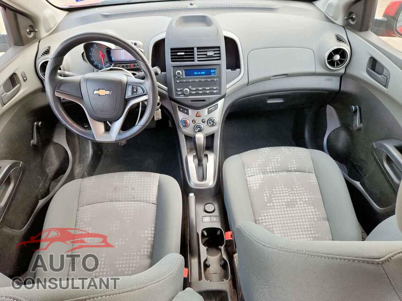 CHEVROLET SONIC 2015 - 1G1JA5SH9F4199979