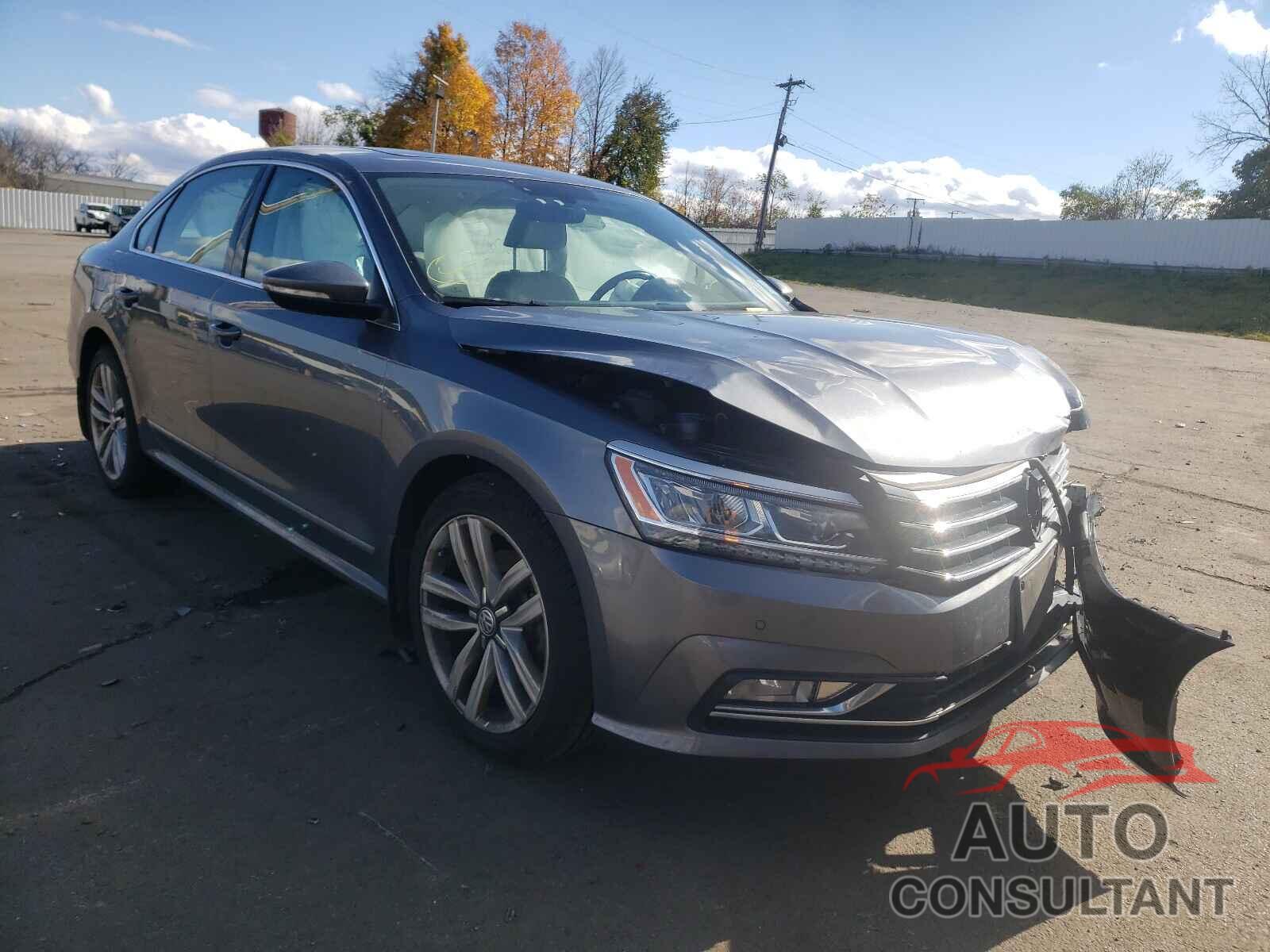 VOLKSWAGEN PASSAT 2017 - 1VWGT7A3XHC067154