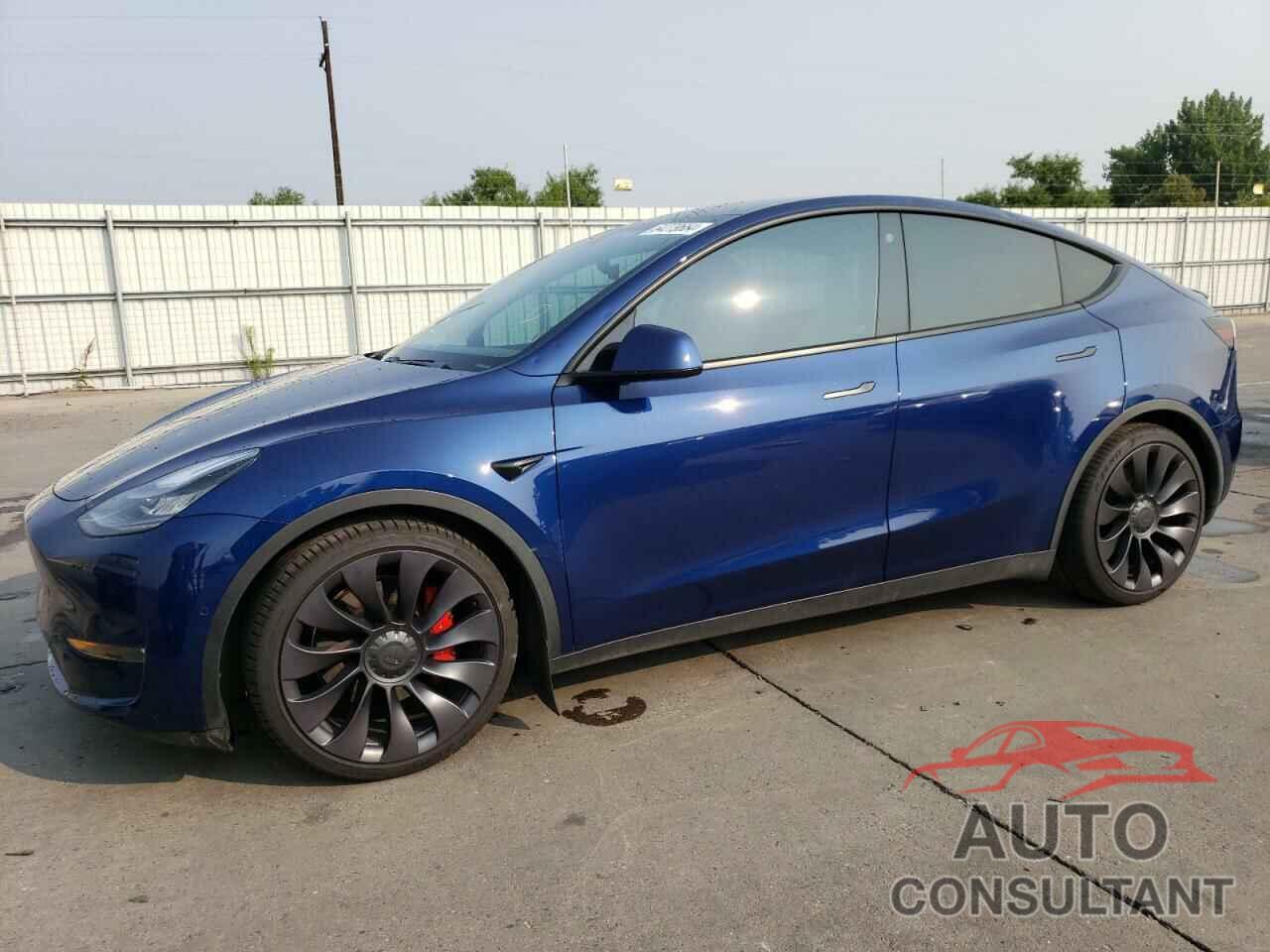 TESLA MODEL Y 2021 - 5YJYGDEF1MF073050