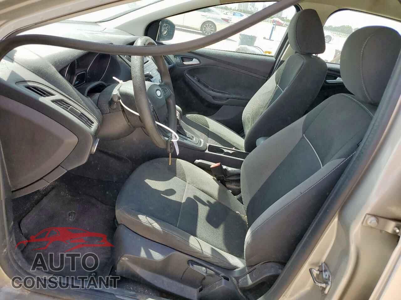 FORD FOCUS 2015 - 1FADP3F23FL230524