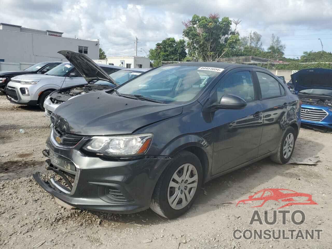 CHEVROLET SONIC 2018 - 1G1JB5SH0J4101038