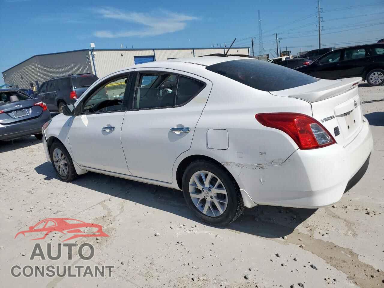 NISSAN VERSA 2017 - 3N1CN7AP3HL890174