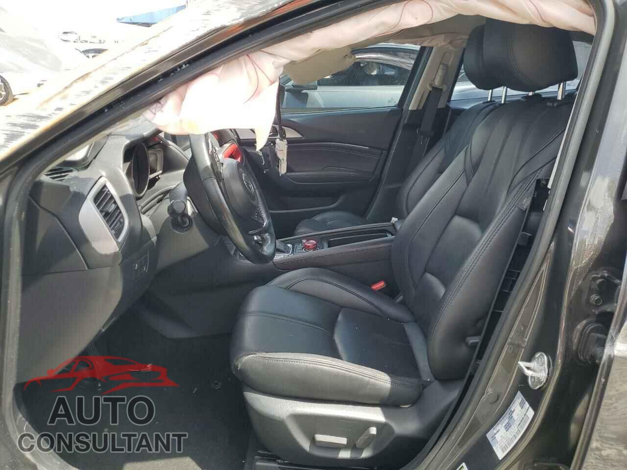 MAZDA 3 2018 - 3MZBN1V30JM266262