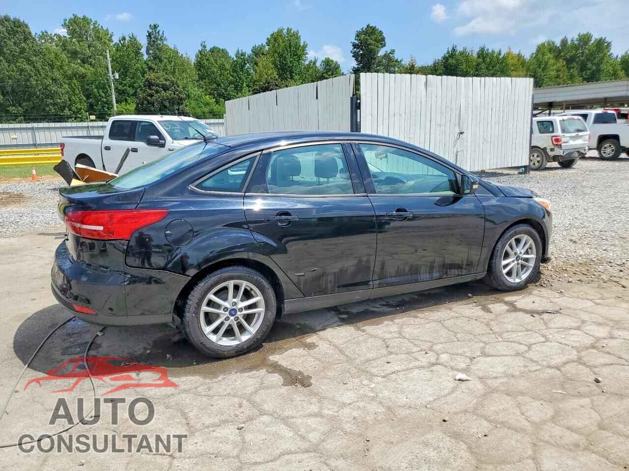 FORD FOCUS 2017 - 1FADP3F23HL232860