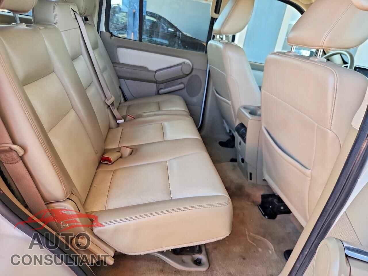 FORD EXPLORER 2010 - 1FMEU7EE7AUB13599