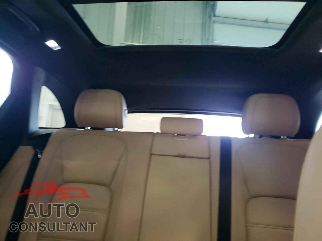 JAGUAR F-PACE 2017 - SADCK2BV5HA897161