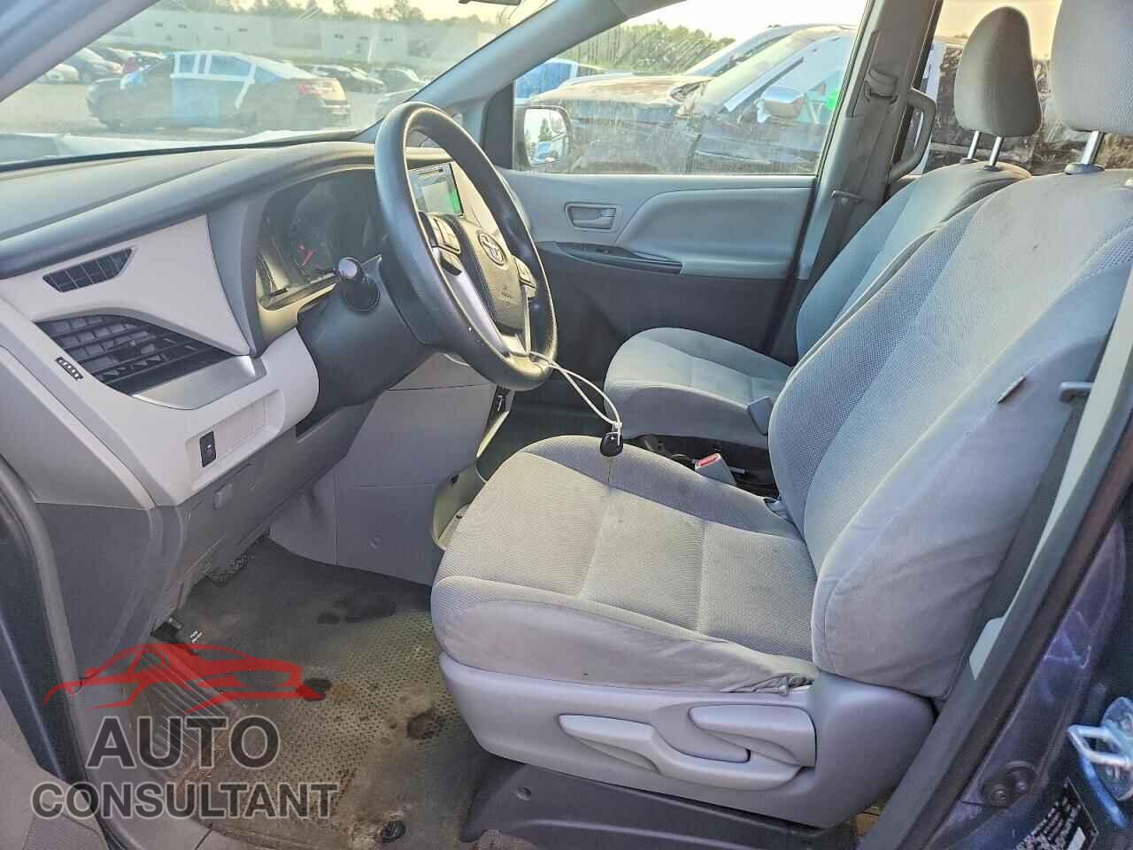 TOYOTA SIENNA 2017 - 5TDZZ3DC9HS868767