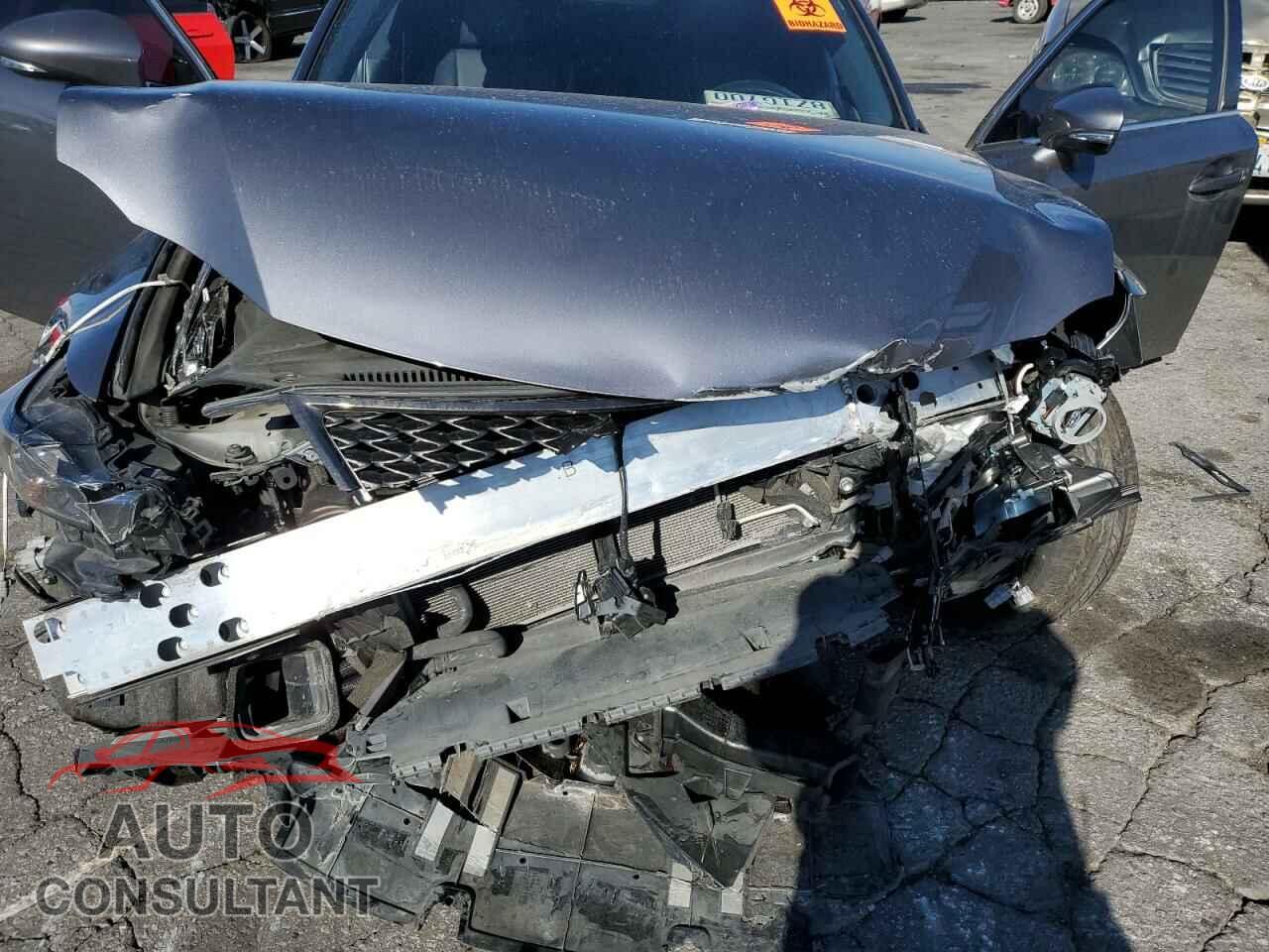 LEXUS IS 2018 - JTHBA1D22J5074160