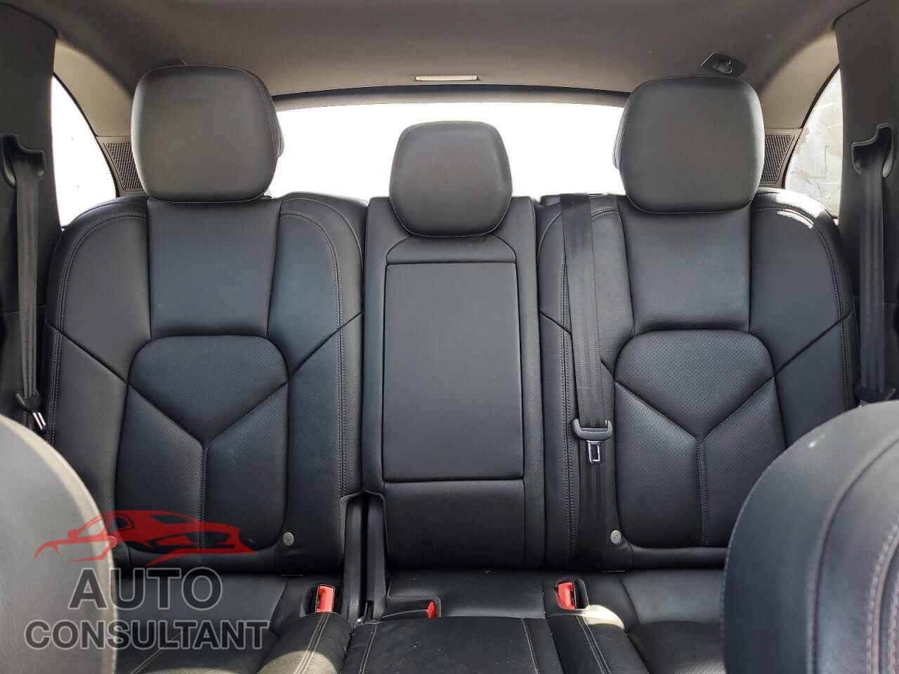 PORSCHE CAYENNE 2018 - WP1AA2A20JKA03787