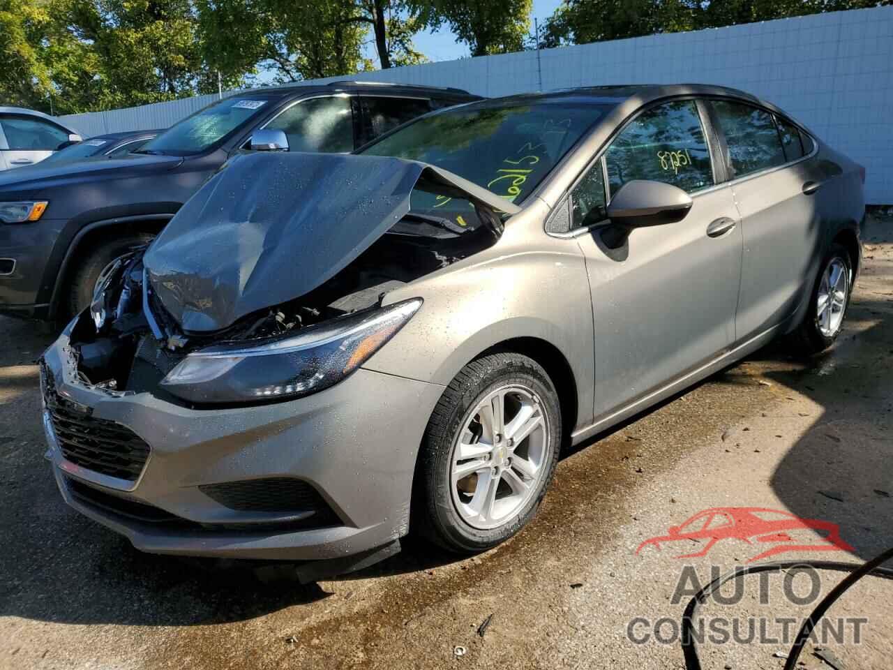 CHEVROLET CRUZE 2018 - 1G1BE5SM9J7174271